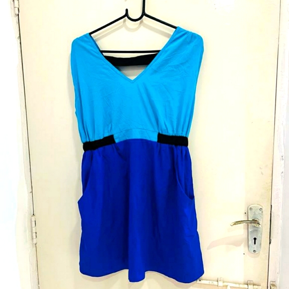 Blue top - Picture 12 of 13